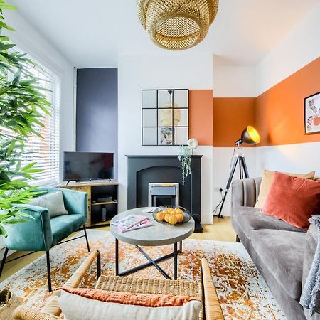 Coventry Fashionable House, City Centre, Free Parking, Sleeps 4, By Empower Homes 외부 사진