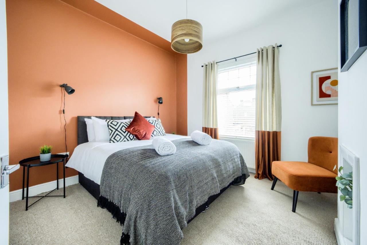 Coventry Fashionable House, City Centre, Free Parking, Sleeps 4, By Empower Homes 외부 사진