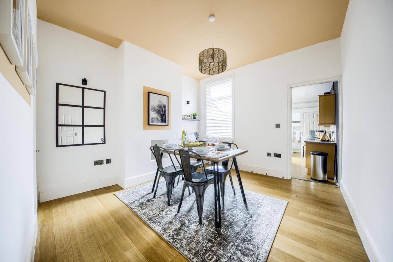 Coventry Fashionable House, City Centre, Free Parking, Sleeps 4, By Empower Homes 외부 사진