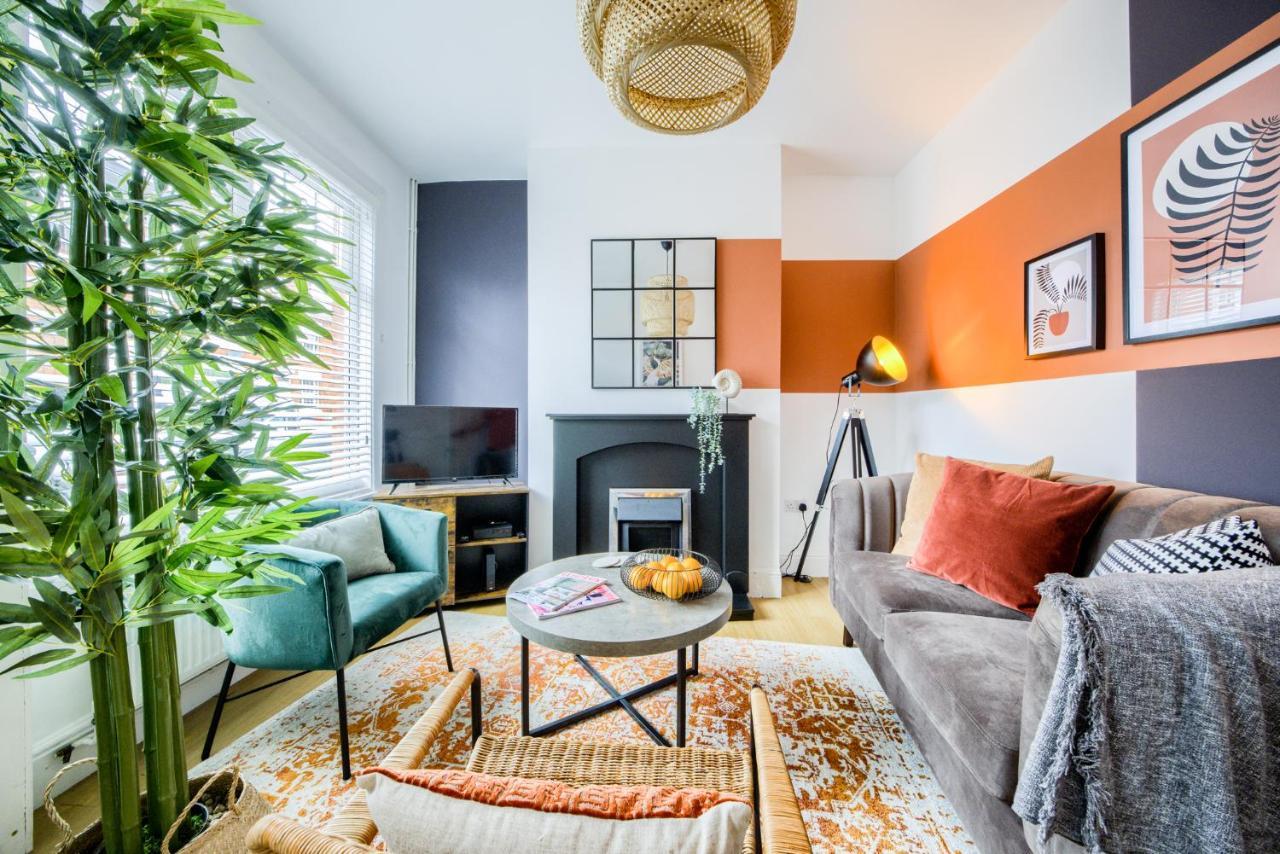 Coventry Fashionable House, City Centre, Free Parking, Sleeps 4, By Empower Homes 외부 사진